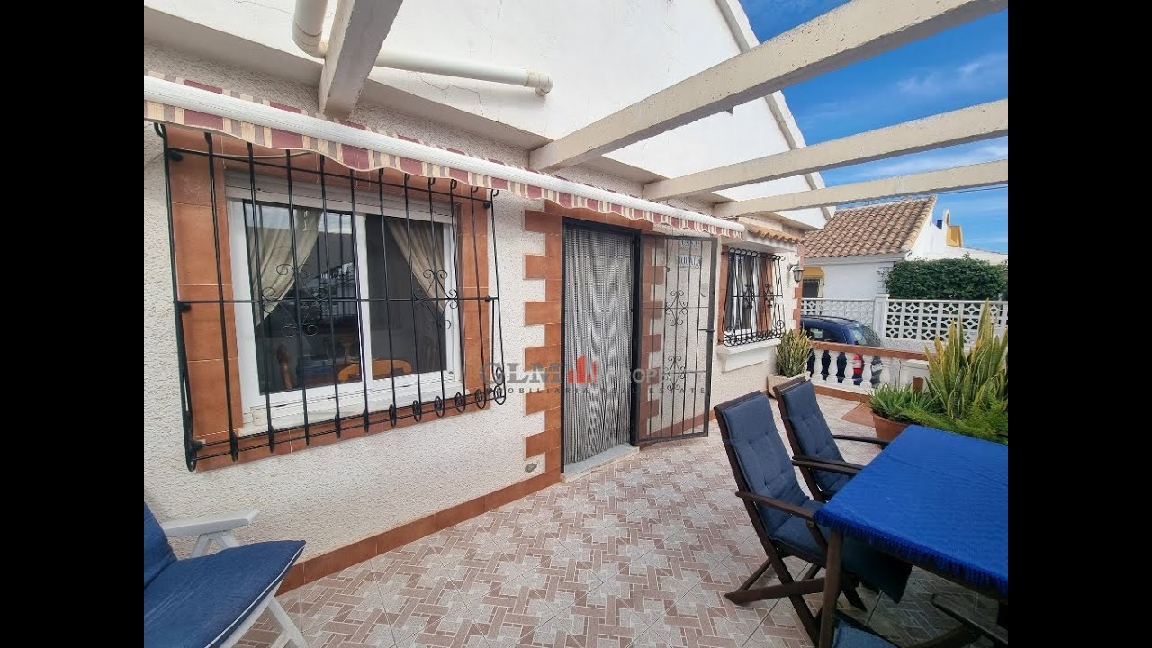 🏡 Lovely 3-Bedroom Bungalow with Solarium in Los Narejos
