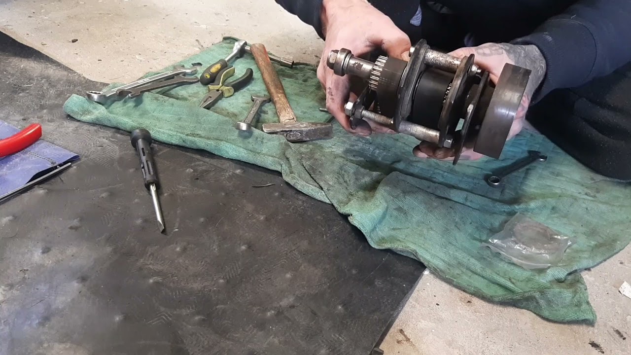 Motorová koloběžka-Výměna řemenů v převodovce