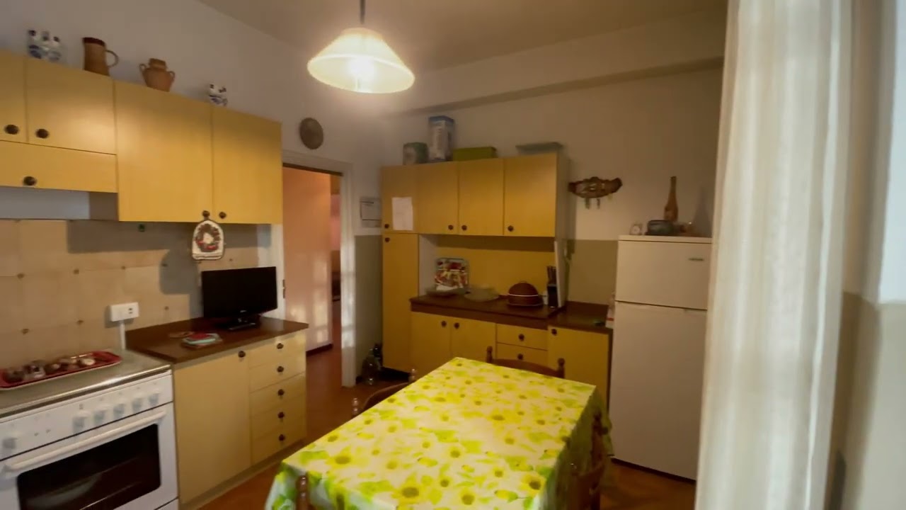 TREZZO SULL' ADDA (CONCESA): TRE LOCALI CON BALCONE, CANTINA E BOX