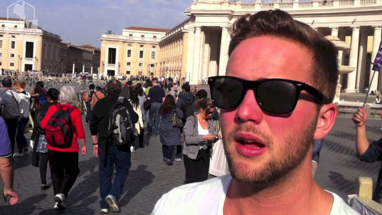 Sobreviviendo en el extranjero con tu idioma. Desde el Vaticano, Roma, Italia.