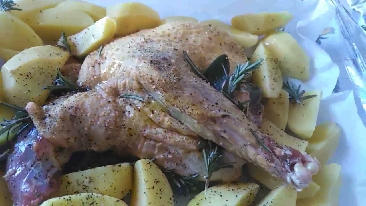ANATRA ARROSTO CON PATATE ROSSE DI COLFIORITO. (ROAST DUCK WITH COLFIORITO RED POTATOES)