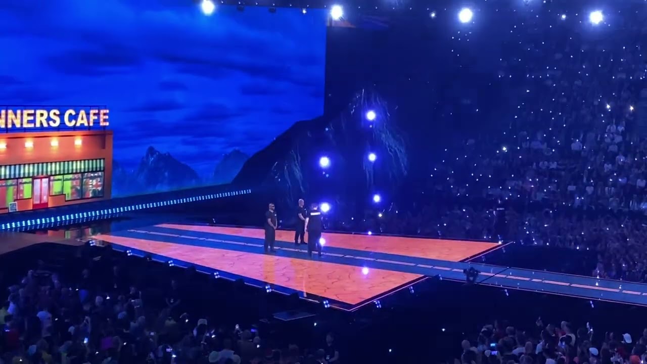 Estonia 🇪🇪 | First Semi-Final | Eurovision 2025 (from the audience)