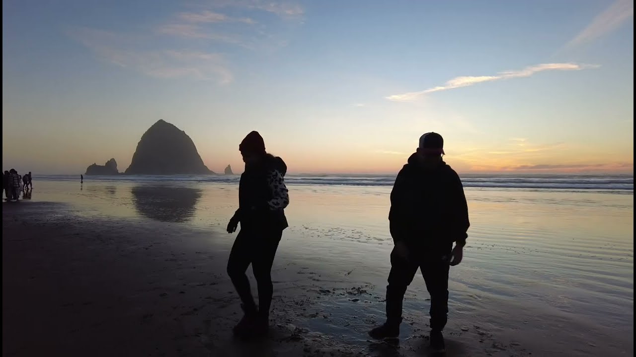Bailando Salsa al atardecer, canción Vino Añejo, @RUBEN.BLADES en Canon Beach