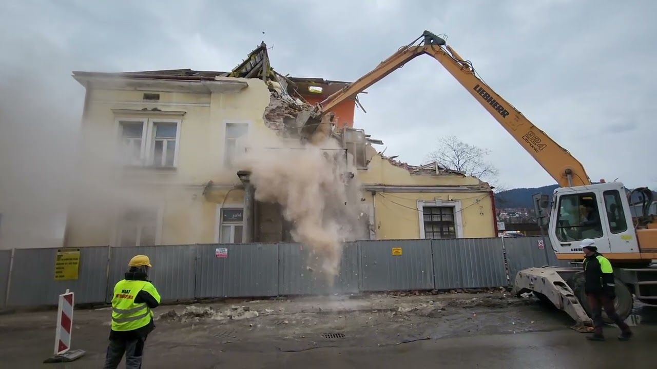 Rozbiórka Pałacyku pod Pszczółką w Limanowej