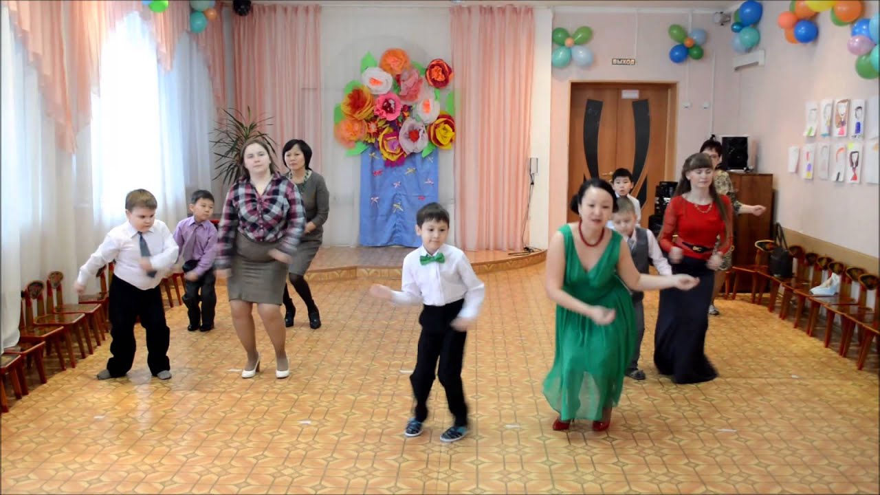 Праздничный танец Мальчиков с мамами  Подг гр №9 МАДОУ ЦРР дет сад №91 Строитель г Улан Удэ