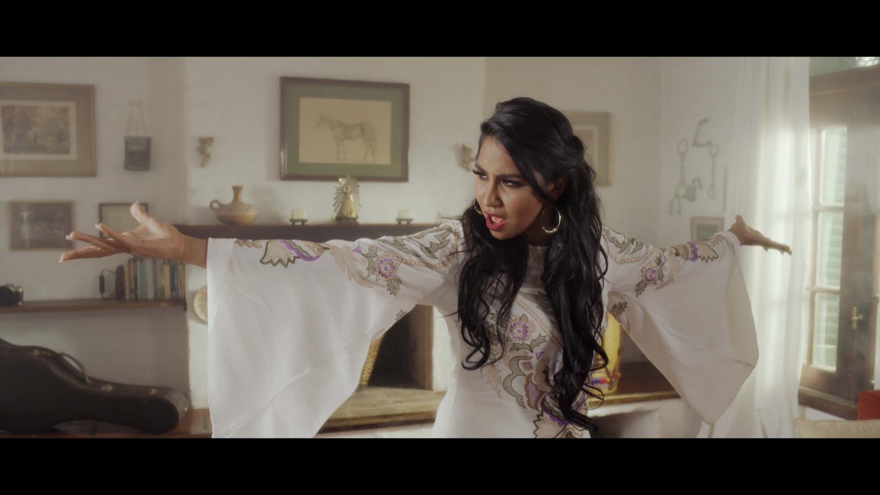 Flor Paz - Algo De Mí (Video Oficial)