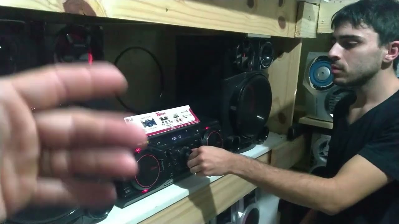 Mini System Samsung MX-JS5000 x LG CM8350.