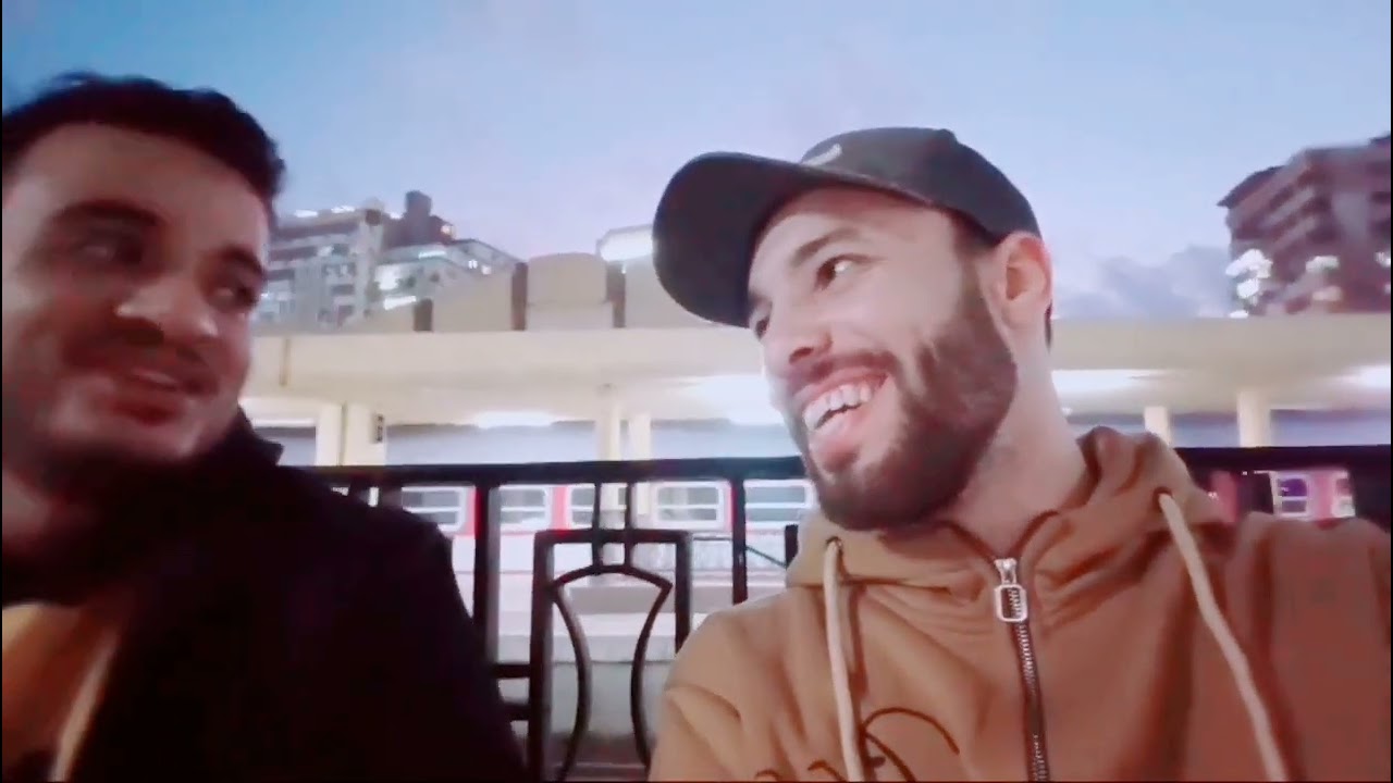 في محطة القطار عملنا ابداع 🎤❤😍