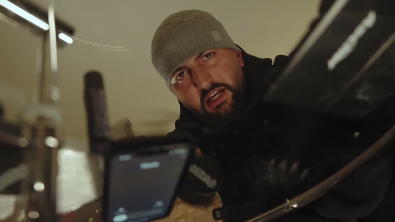RAQI - SHAKE IT (Official Video)
