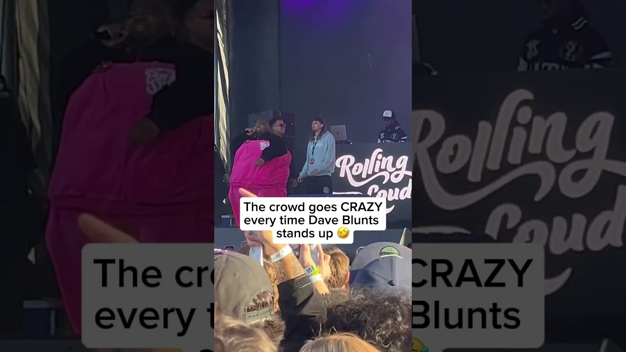 When Dave Blunts Stands Up The Crowd Goes CRAZY! 🤣 
