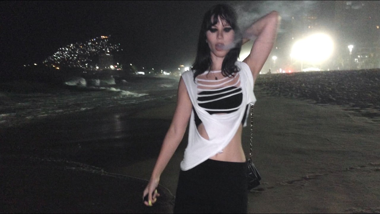 Fameless - RIO TRASH GIRLS (Official Video)