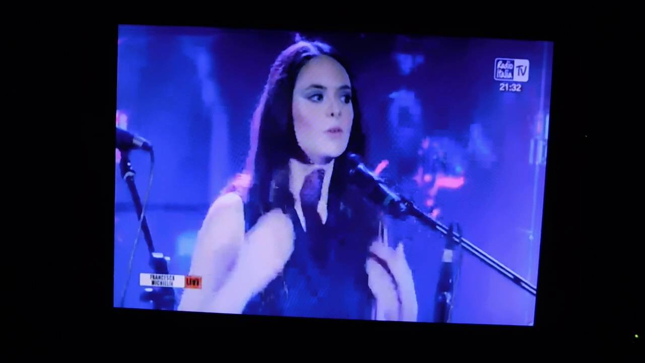Francesca Michielin - Distratto(short) e Gioco di bimba Radio Italia Live 15.04.2016