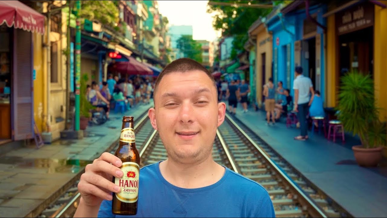 Drinking Beer on Vietnam’s CRAZY Train Street!🍺🇻🇳