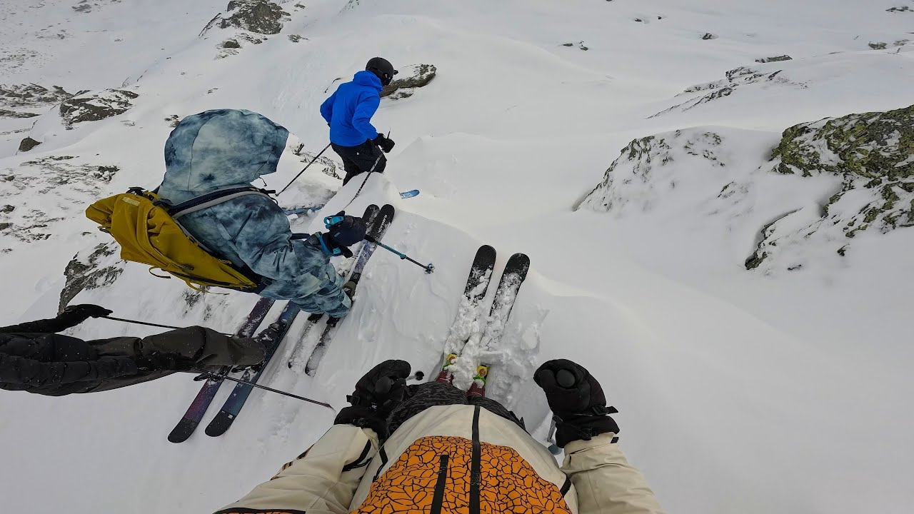 INSANE Freeride POWDER Lines & NEAR DEATH Crashes! - ZILLERTAL ARENA