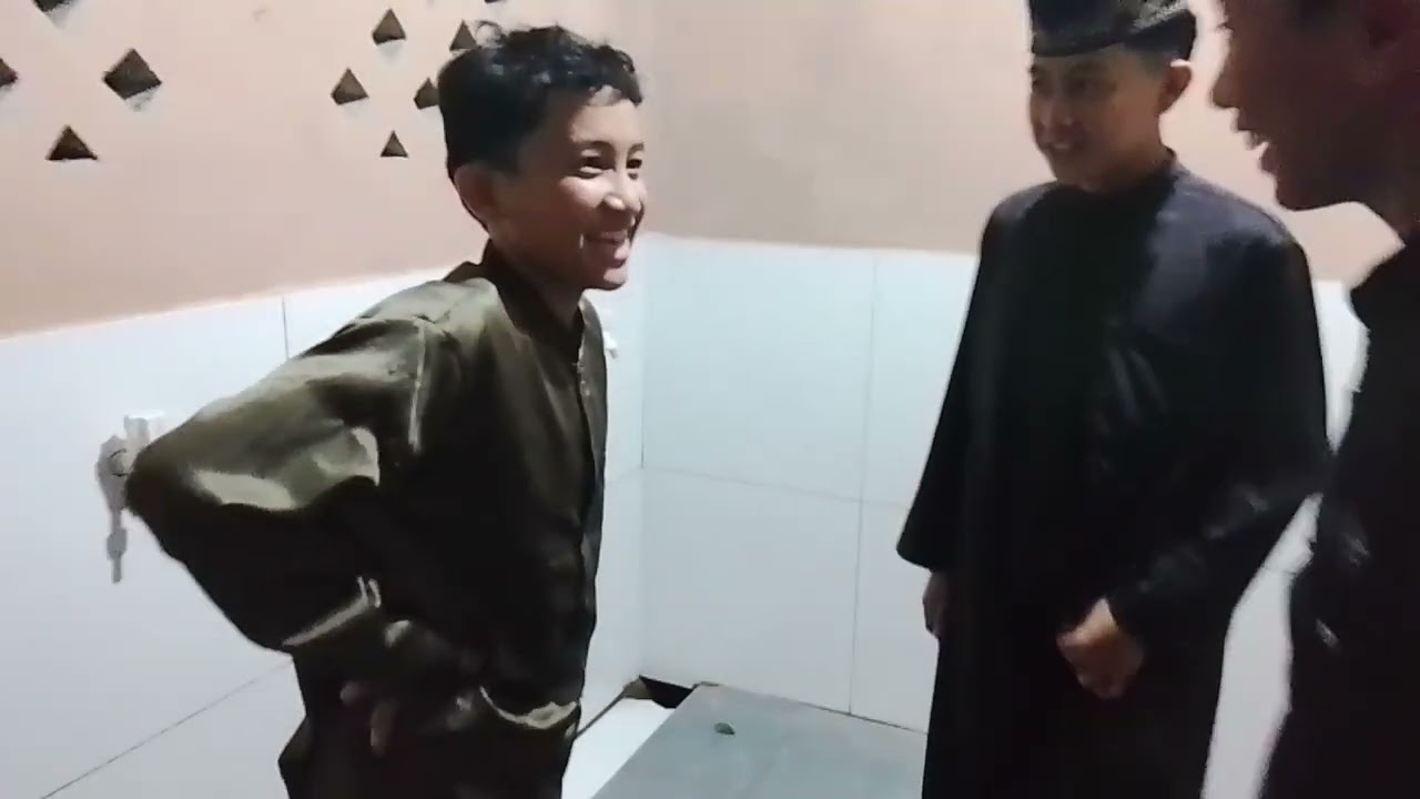 PRANK POCONG TEMEN SENDIRI YG LAGI TIDUR!!!!