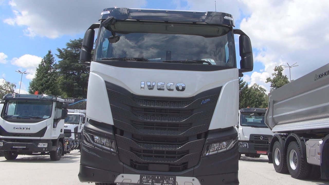 Iveco S-Way 460 CNG Tractor Truck (2021) Exterior and Interior
