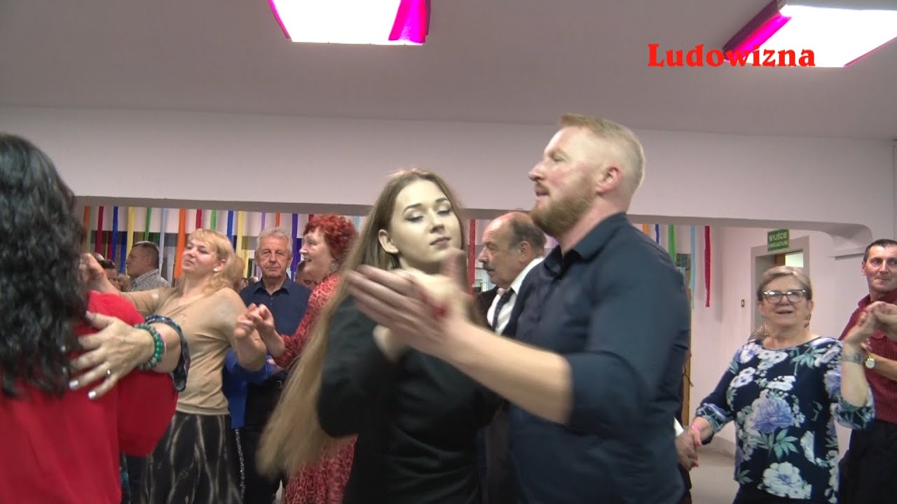 Elegancki dystyngowany WALC i można majestatycznie powirować z Kapelą Stąporkowską