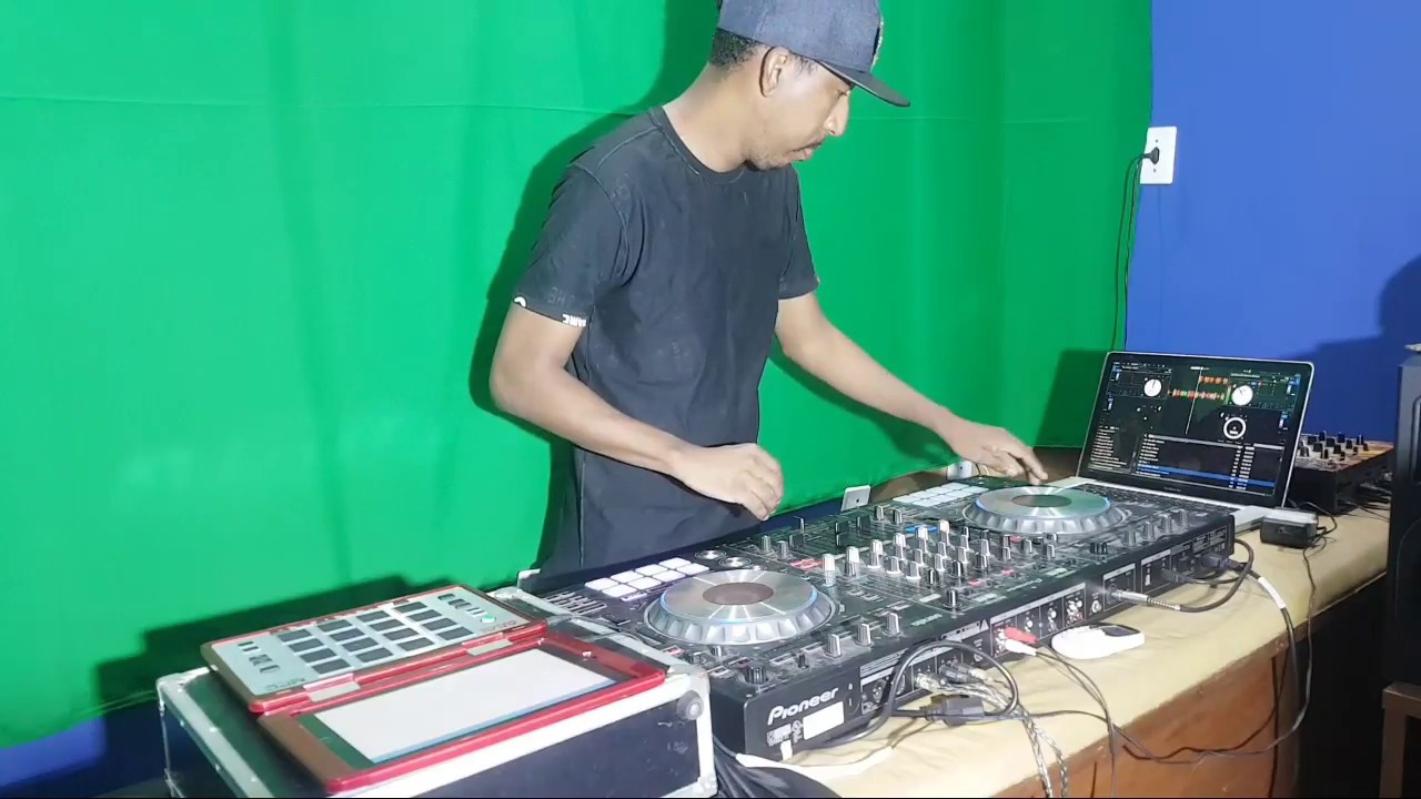 Baile Em Casa transmissão ao Vivo  Só Tocando das Antigas #Dj Cabide