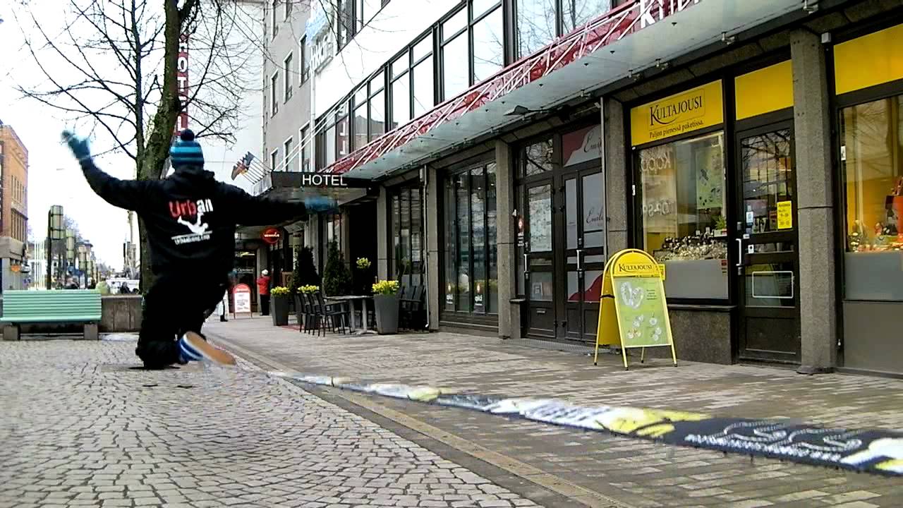Urbanlining - Urban Slacklining in Finland