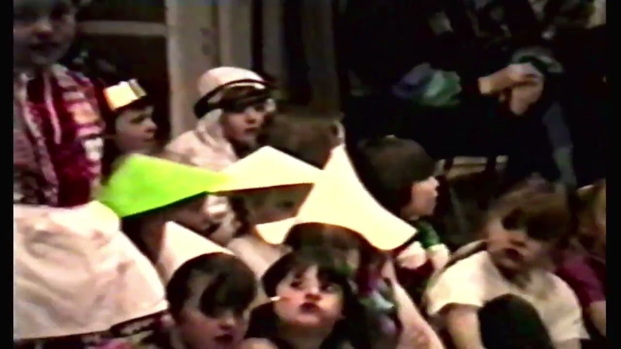 Leighton Park County Primary School Christmas Round the World (12.12. 1991)