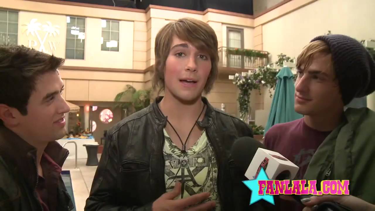 Big Time Rush Sneak Peak At Nickelodeon's New Show & Set!
