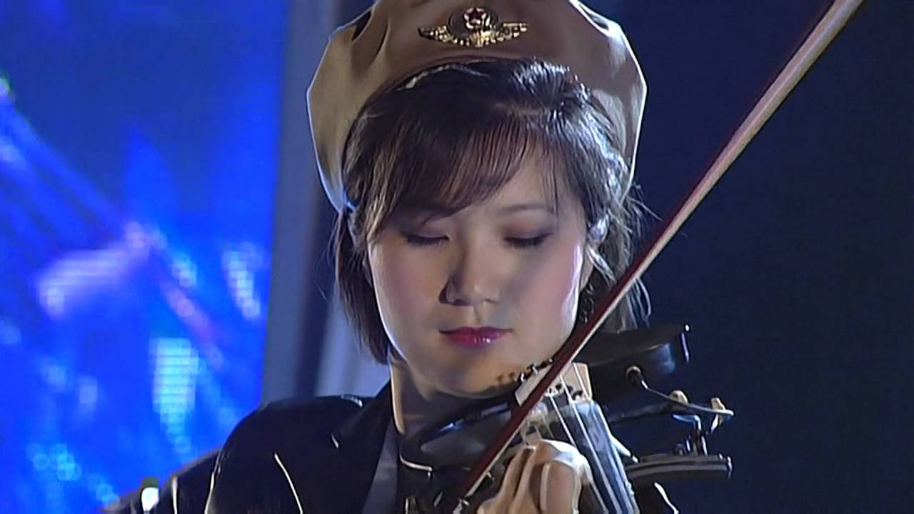Moranbong Band - Sound of horse hooves in Mt Paektu (백두의 말발굽소리)