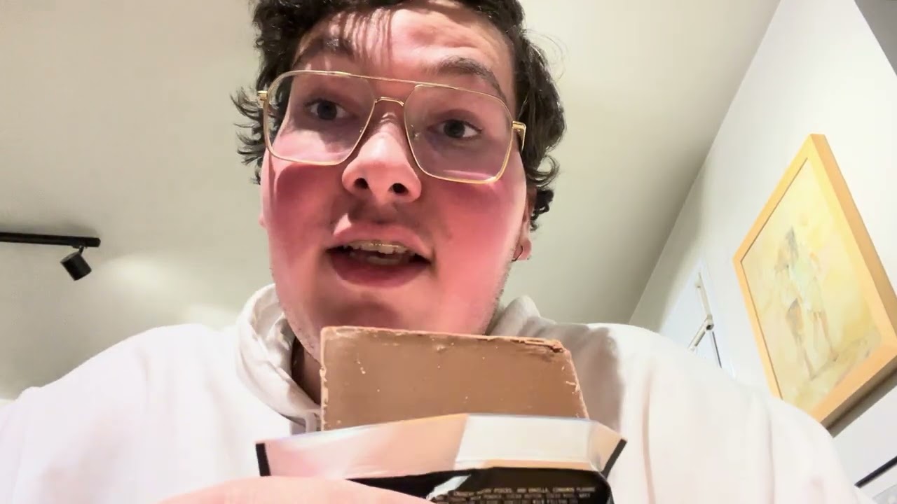 Τέλος η Dubai chocolate. Τώρα μόνο μπουγάτσα chocolate ! Limited edition, όσο προλαβαίνεις 