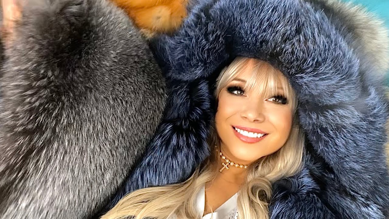More fur fun with  @LoraFox