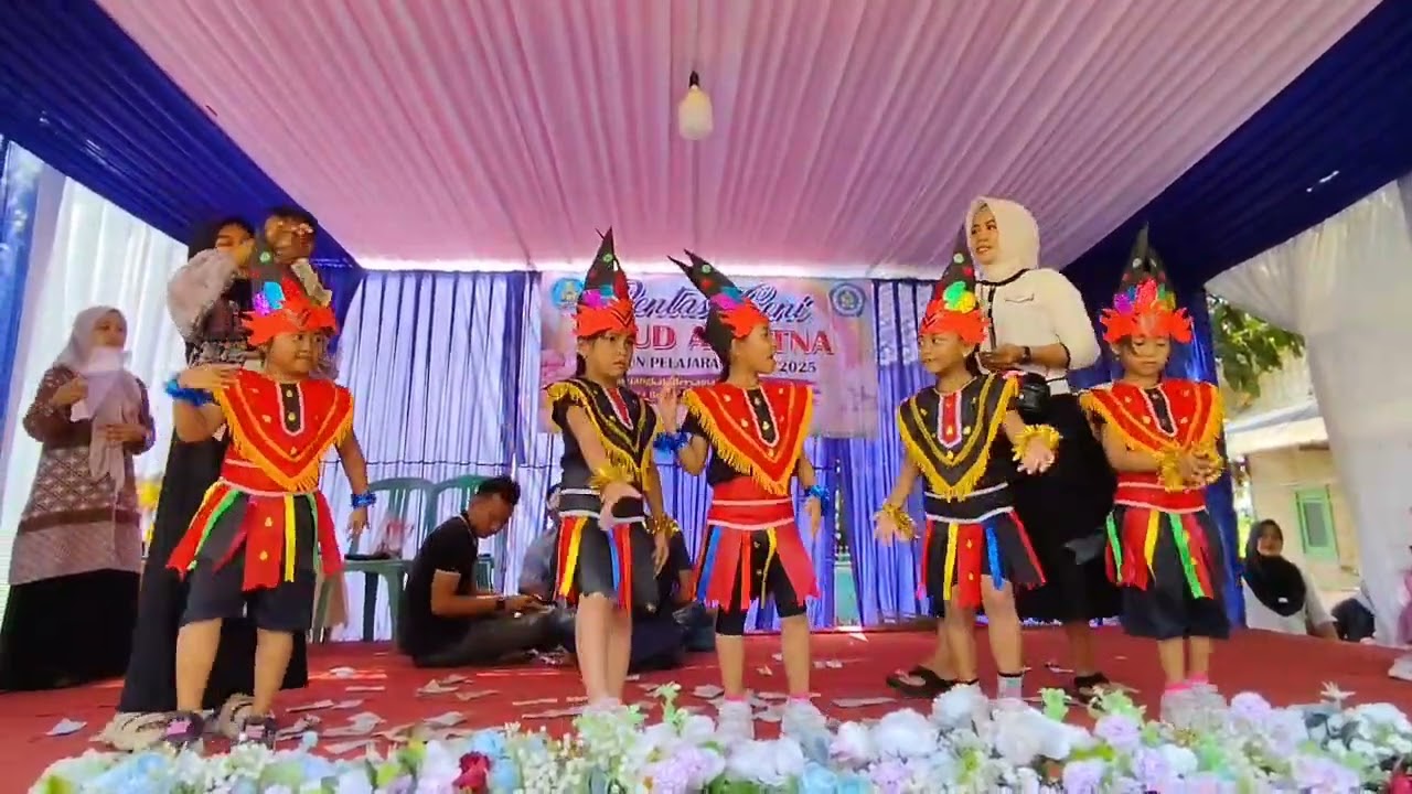 Pentas Seni 2025. Ibu Kita Kartini Vs Rasa Sayange 