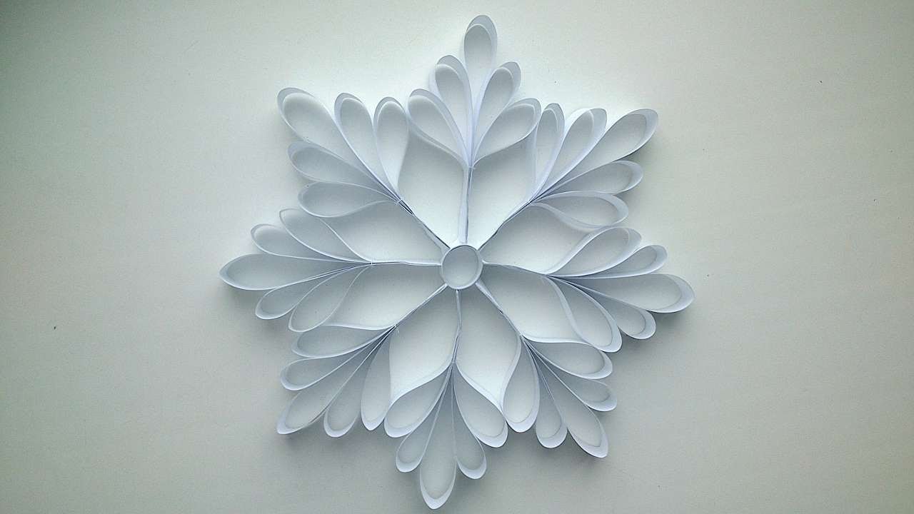 How To Make A Paper Snowflake - DIY Crafts Tutorial - Guidecentral