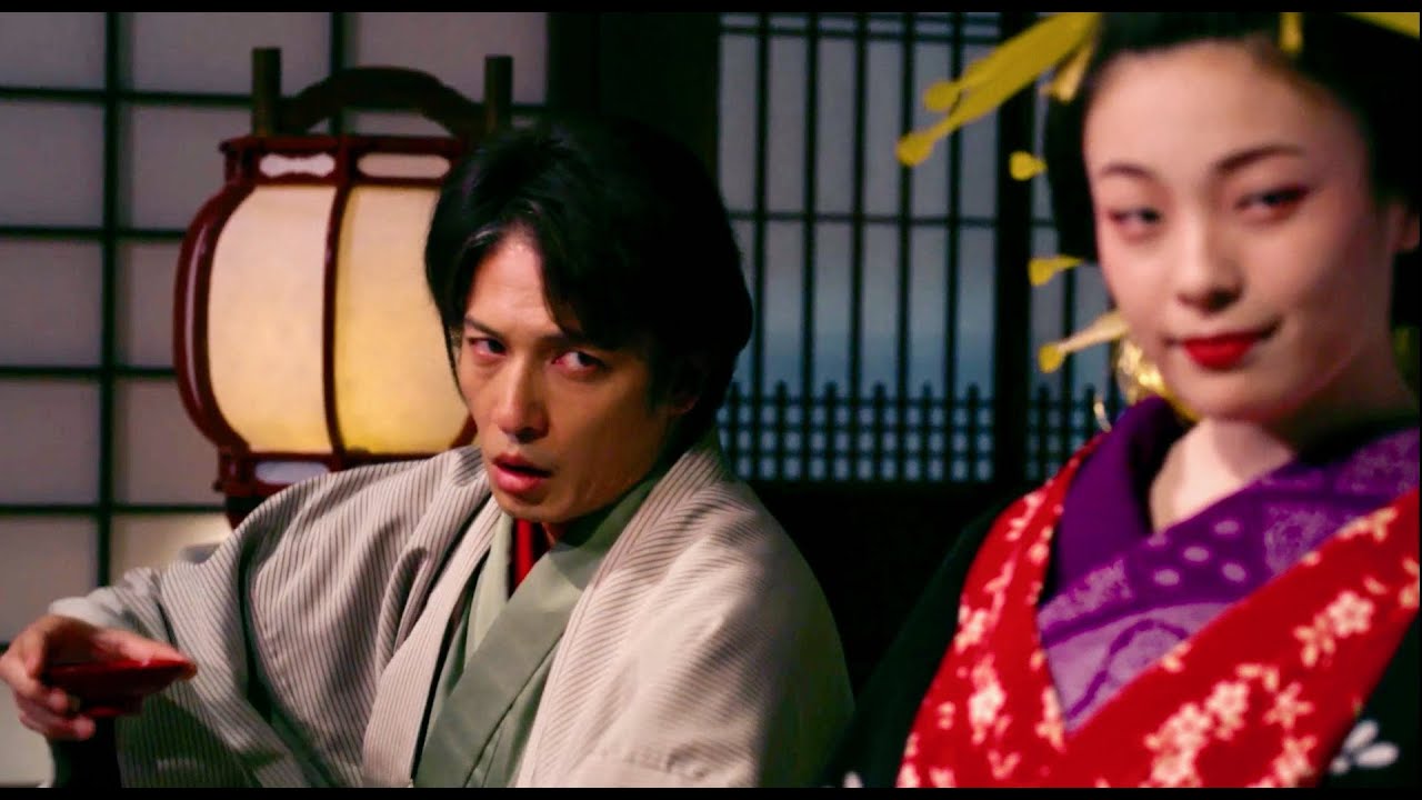 &ldquo;歌麿&rdquo;玉木宏、軽くジェラシー！花魁が&ldquo;写楽&rdquo;浦上晟周に目くばせ／映画『HOKUSAI』本編映像／全員集合する蔦屋主催の宴会-短尺版
