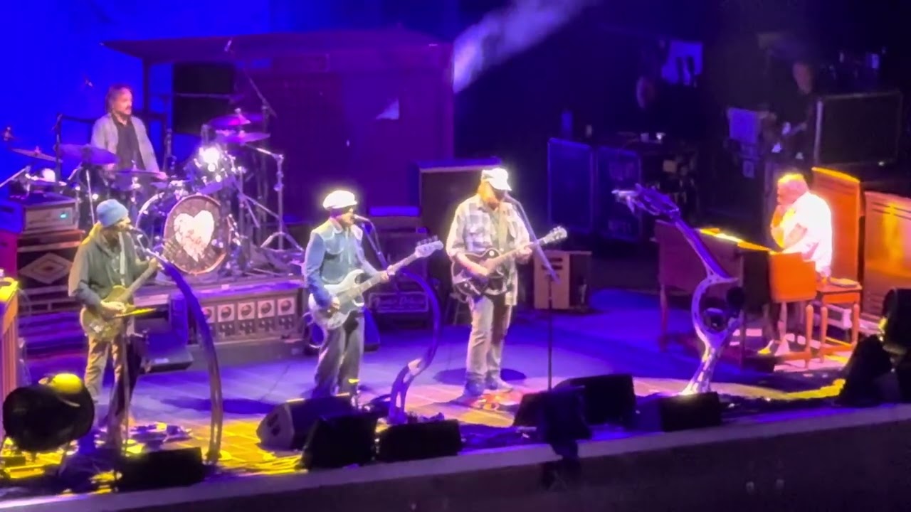 Neil Young & The Chrome Hearts - Cowgirl In The Sand 8-23-25 Jones Beach Theater 