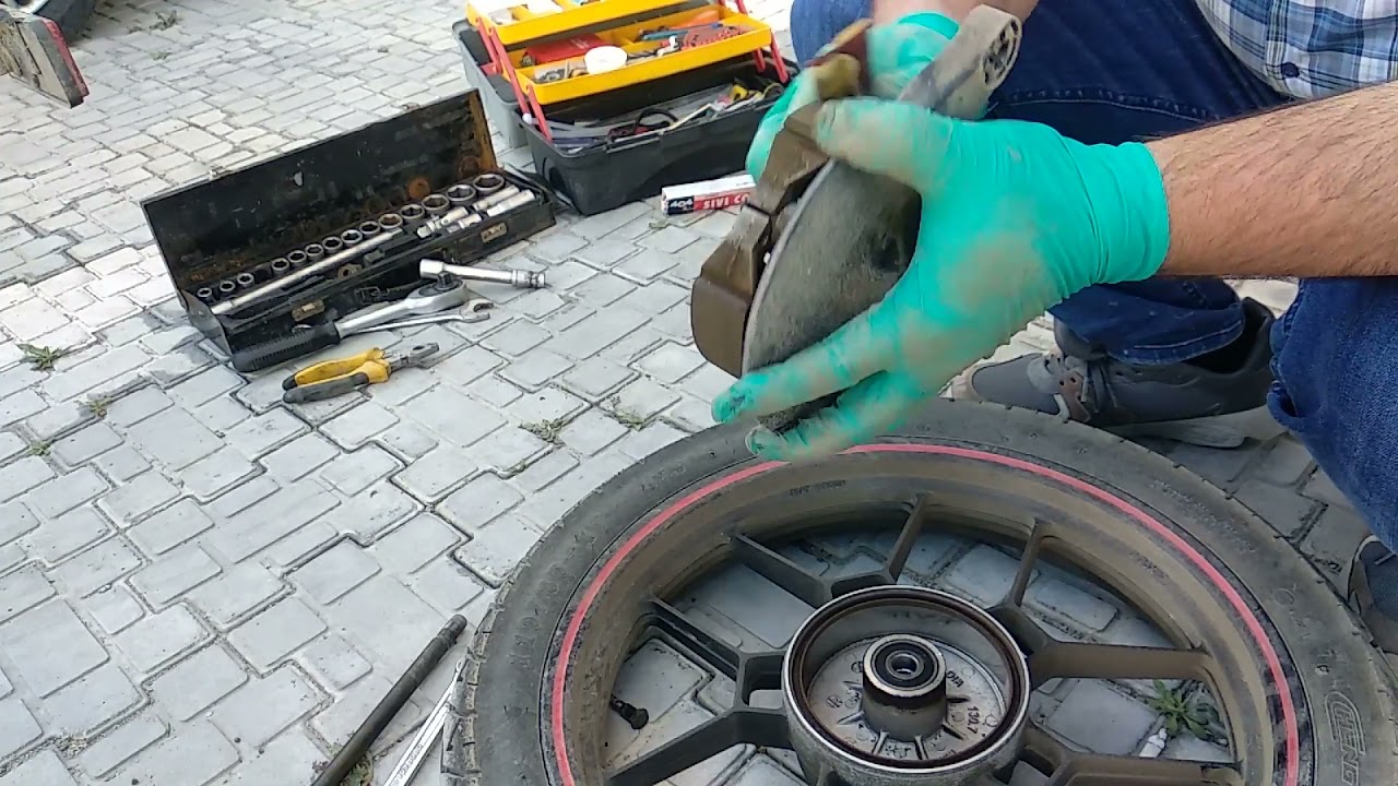 MOTORSİKLET ARKA ZİNCİR TAKOZU DEĞİŞTİRME, KAPLİN LASTİĞİ