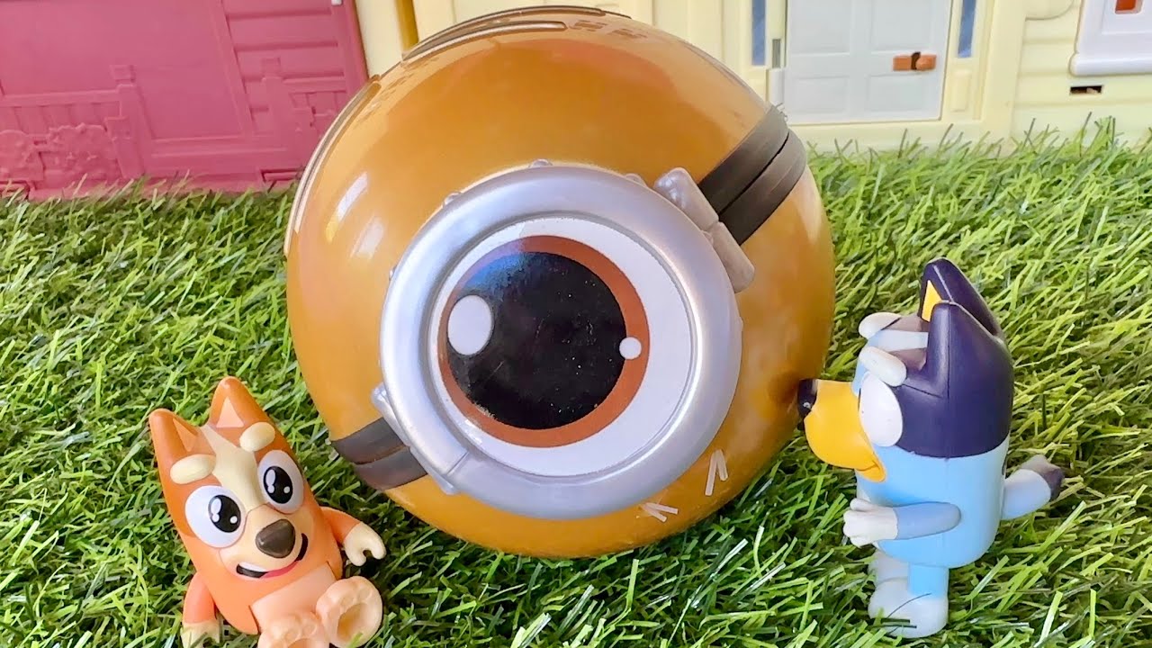 Muffin’s PRESENT 🎁 Bluey toys pretend play