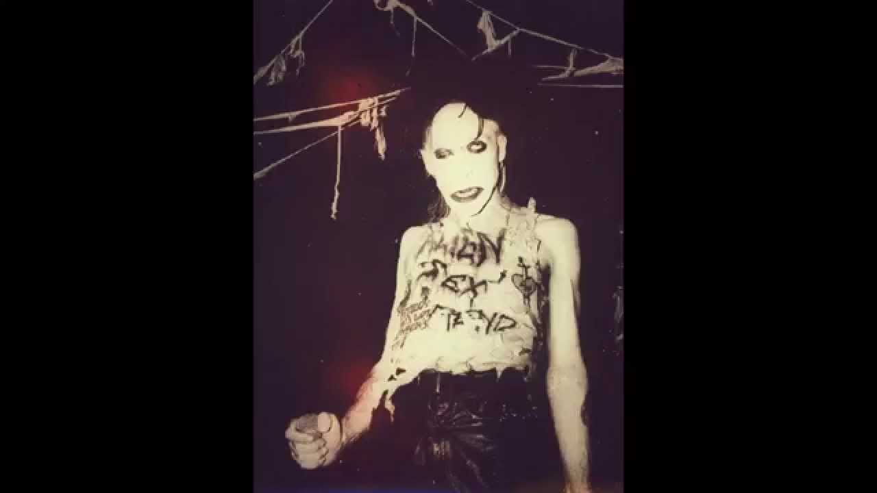 Alien Sex Fiend - I Walk The Line (Lyrics in description)