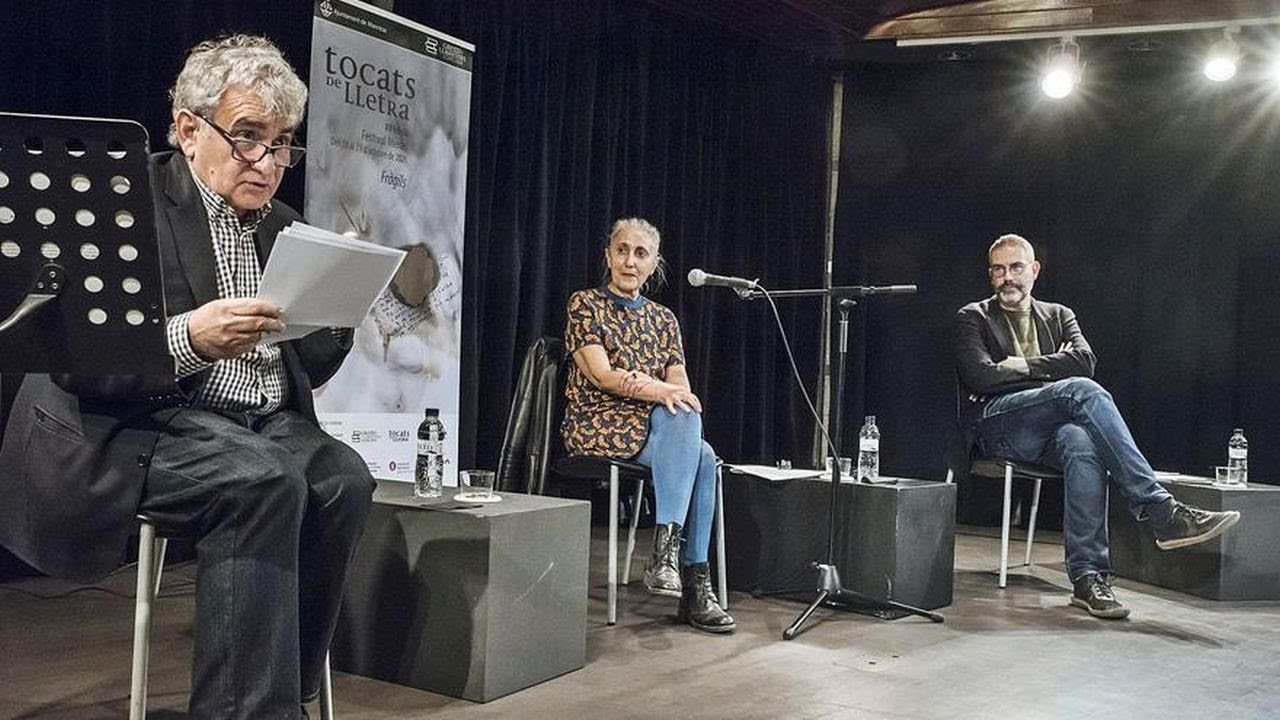 TOCATS DE LLETRA - PAÍS PETIT - BERNARDO ATXAGA, MANUEL FORCANO I CHUS PATO