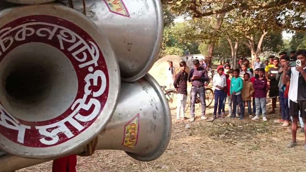বাপি সাউন্ড এর মালিক কি রকম বাজাচ্ছে দেখো বন্ধুরা  #lekemerikalikalicardarling #djremix 