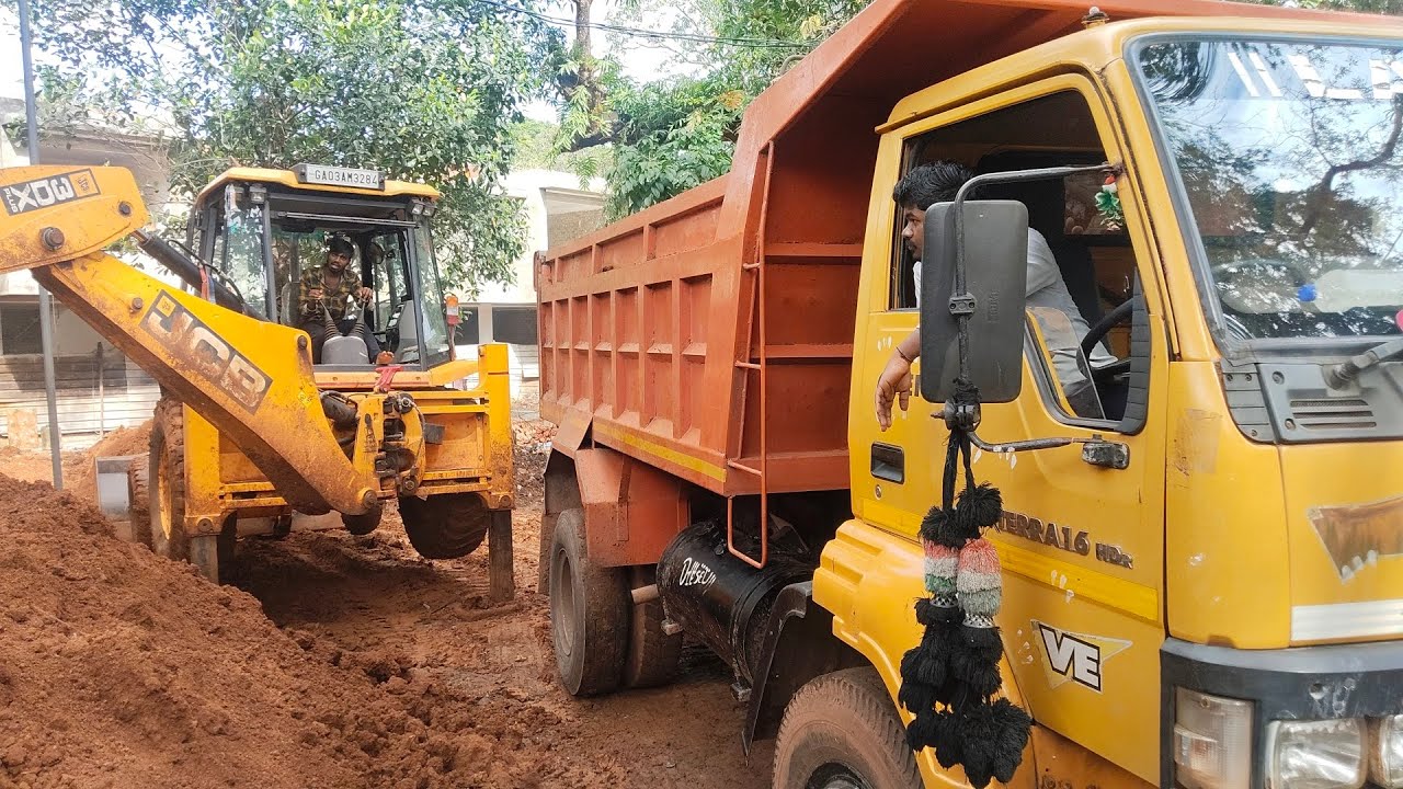 Jcb loading mud in tipper 🚜🛻🚛@Shekharearthmovers 