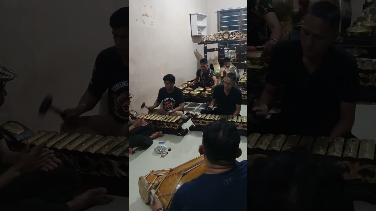 latihan #gamelan #parasunda #budaya #seni #sunda di sarengan ku ketua PARASUNDA kang Ade Herdiyat