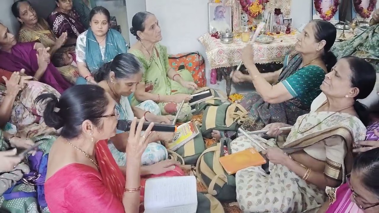 શ્રી મન નારાયણ નારાયણ બોલજોર (ગોપી ભજન મંડળ) અમદાવાદ (ભજનનીચેલખેલુંછે) ખુબજસરસભજનછે સાતવારનું 