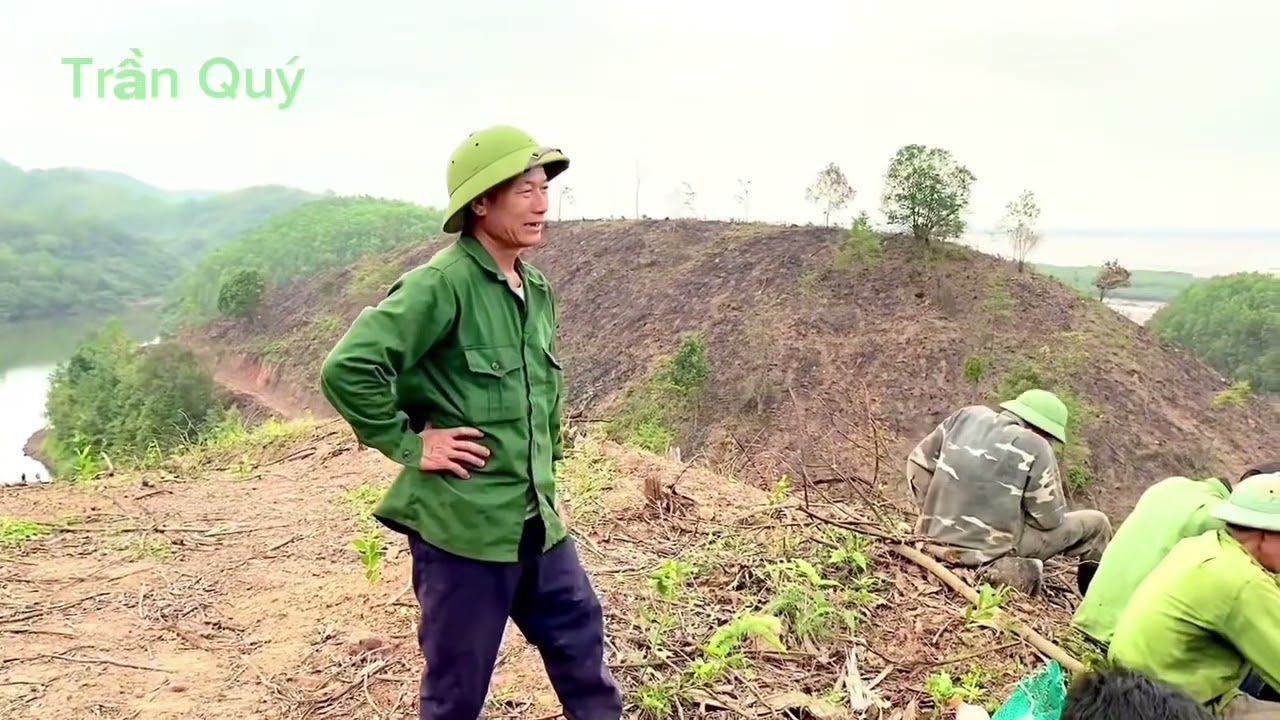 Ca Sĩ Trương Đôn Hát Vừa Trồng Cây Vừa Hát Hay Thật 