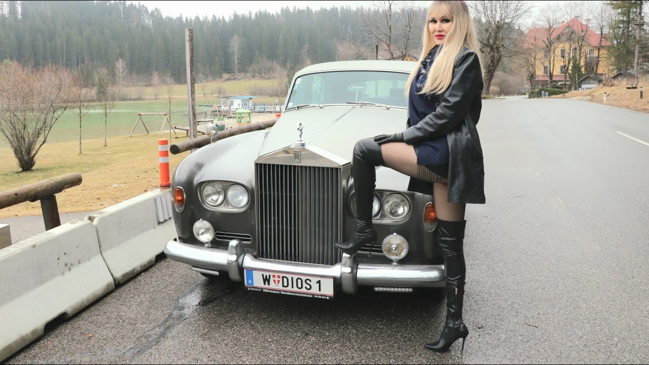 4k,Granate styling, walking in public, visiting #Erlaufsee, #Mariazellerland, coat, thigh high boots