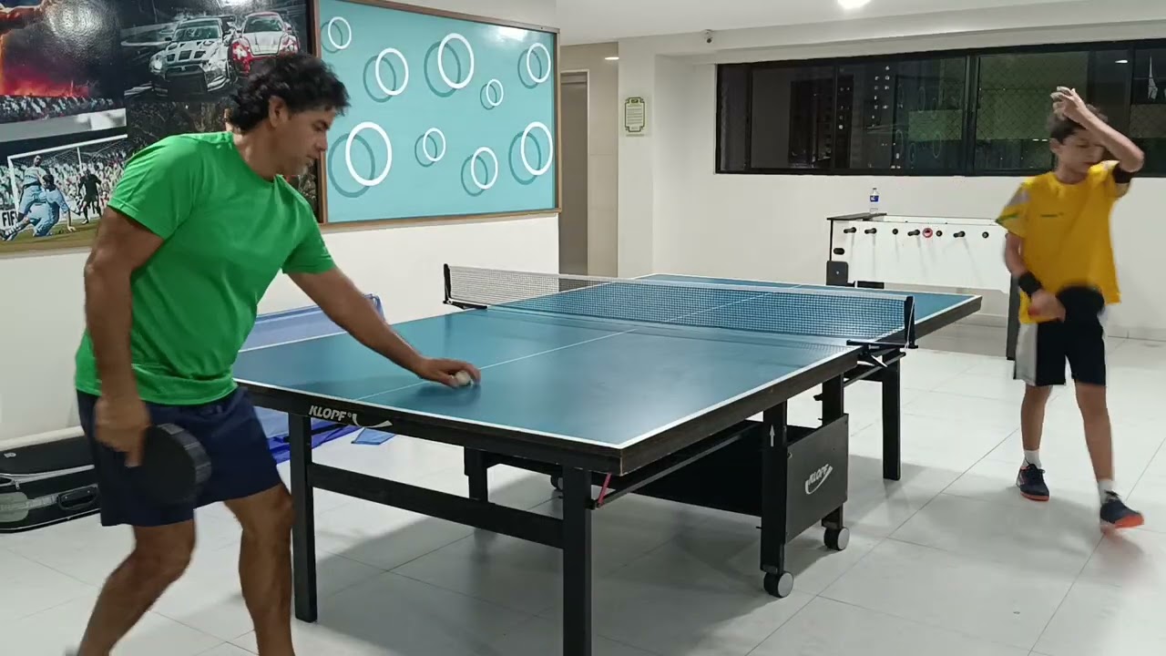 Treino intenso tênis de mesa con o Arthur 