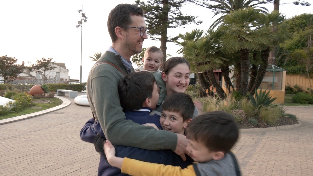 Feliz Día del Padre con Manuel, un superpapá de 9 hijos