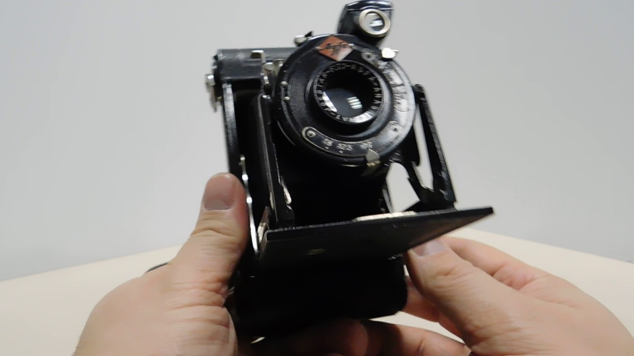 Macchina fotografica Agfa a soffietto anni 30