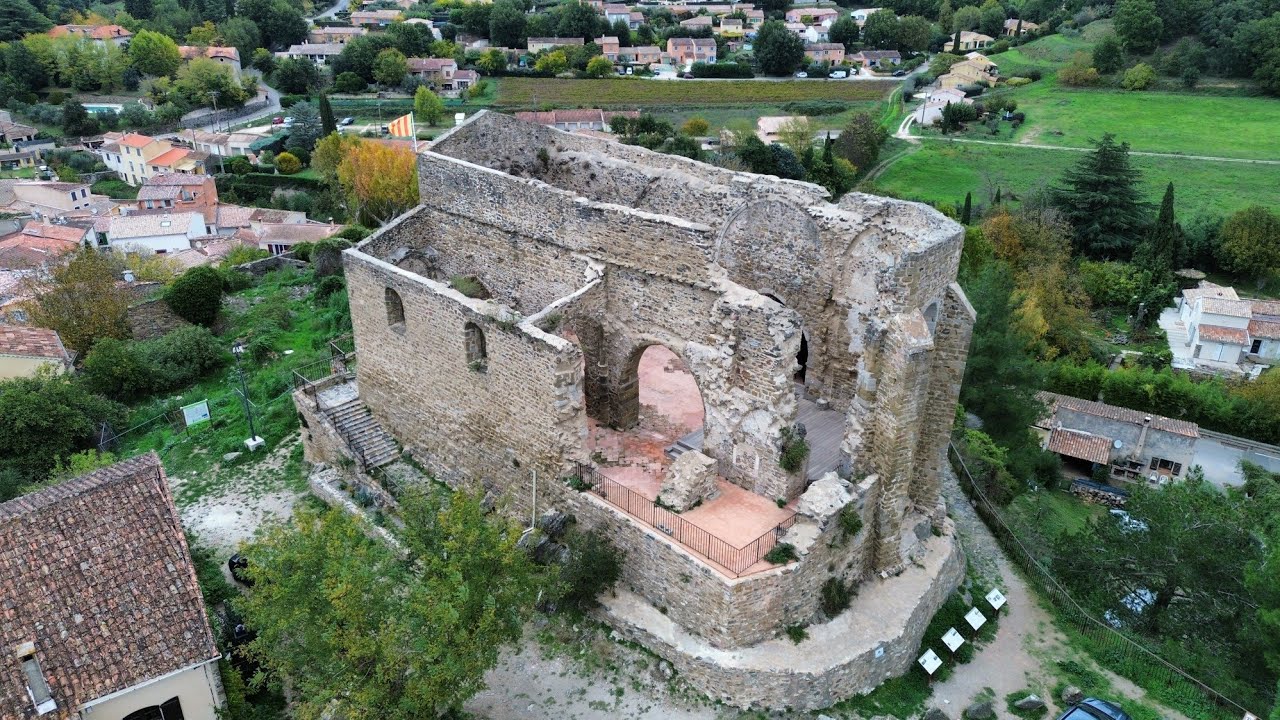 Survol de l'église Notre-Dame des Victoires & ruines Saint-Pons - Collobrières, massif des Maures