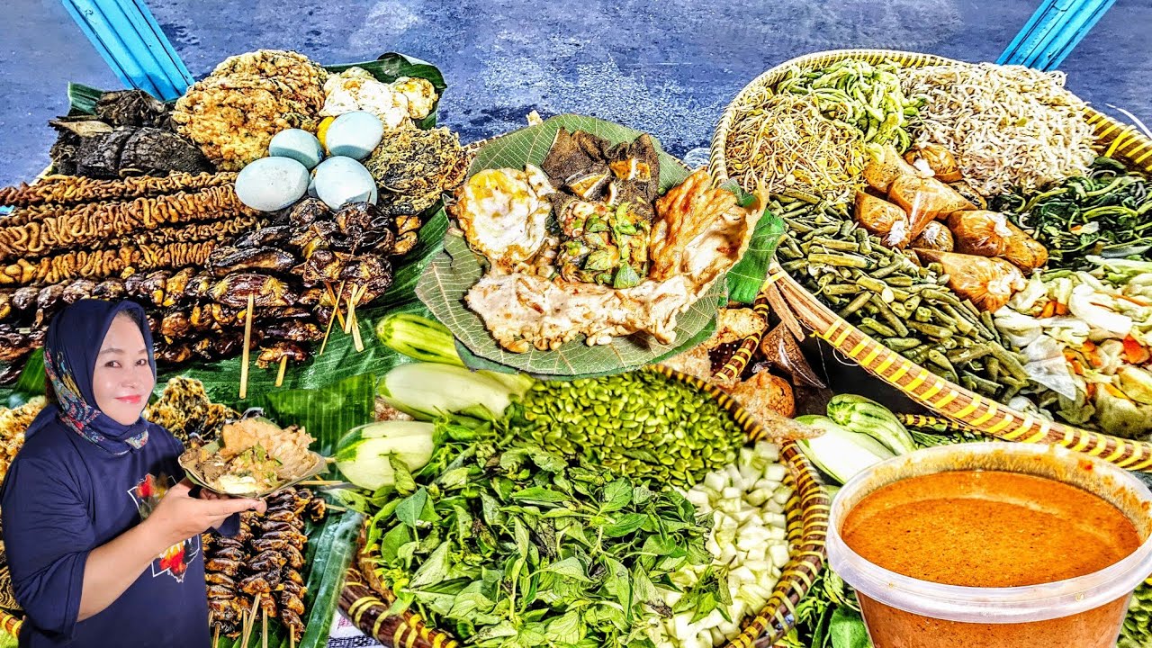 KETEMU PENJUAL NASI PECEL CANTIK SEMOK  CUMA Rp 5000, PEMBELINYA RAME POOLL - Nasi Pecel Semok