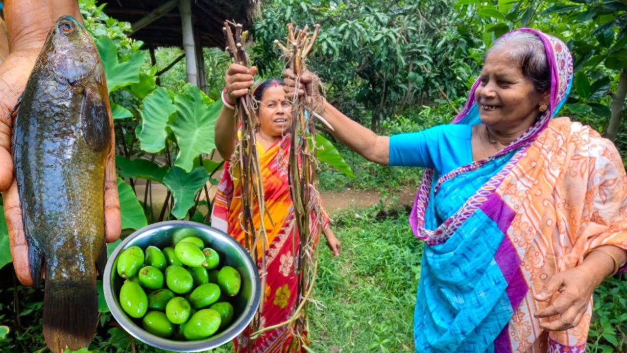 বর্ষার লতি দিয়ে কৈ মাছ রান্না সাথে সরষে দিয়ে আমড়ার টক |