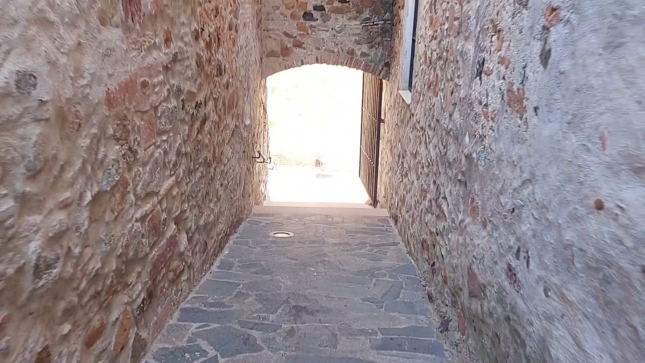 Walking through Catalonian Villages #1: BOTARELL