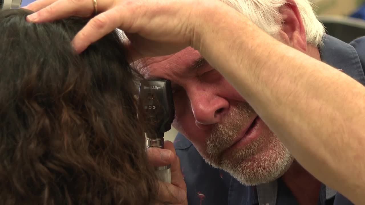 Eye doctor visits Amelia High School to offer free exams